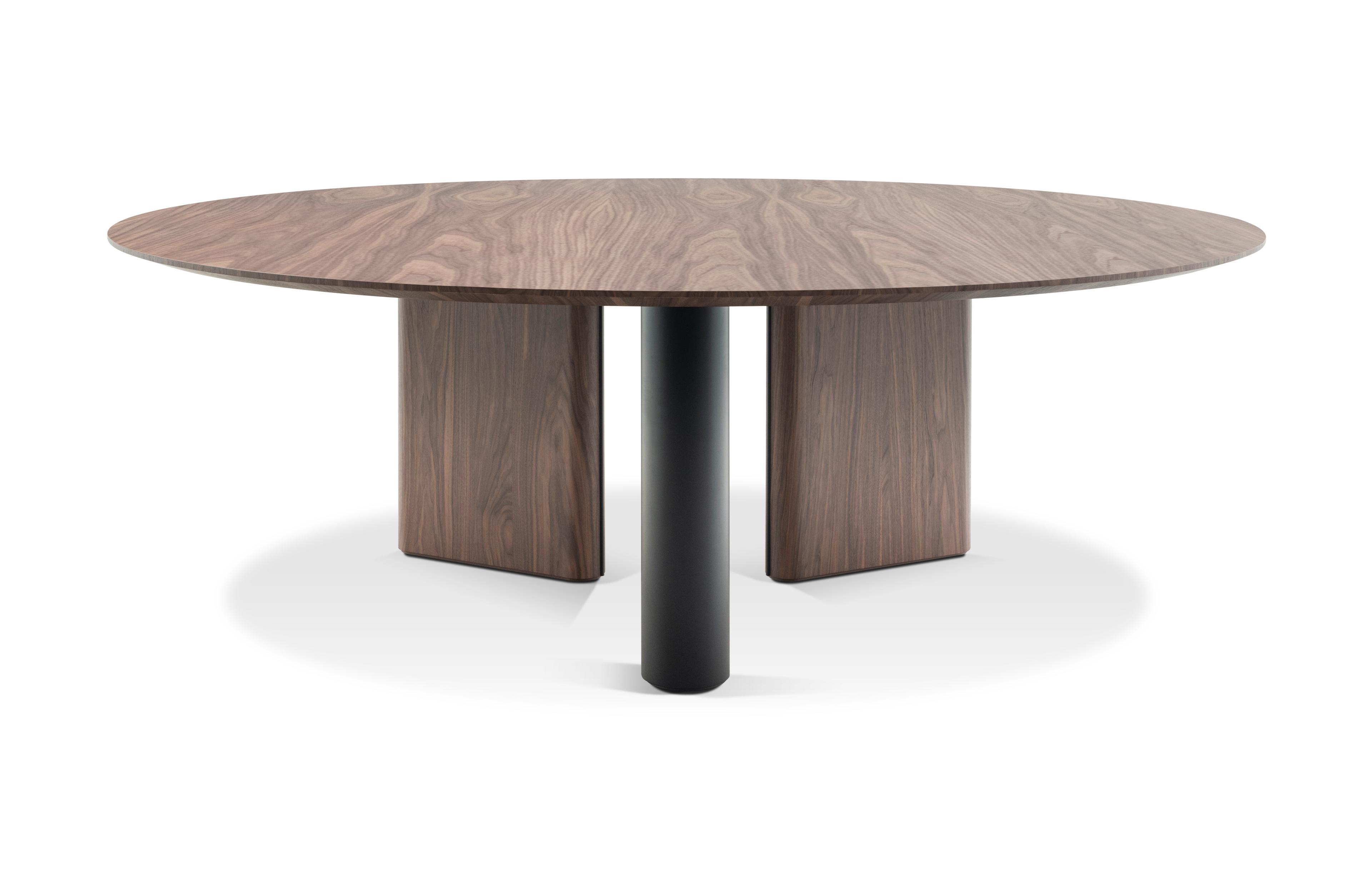 RUNA WOOD / MTX ROUND TABLE